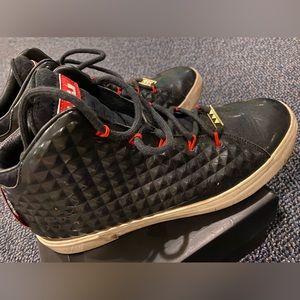 Nike Lebron 12 XII NSW Lifestyle QS Men Black Challenge Red 716417-001 wz box